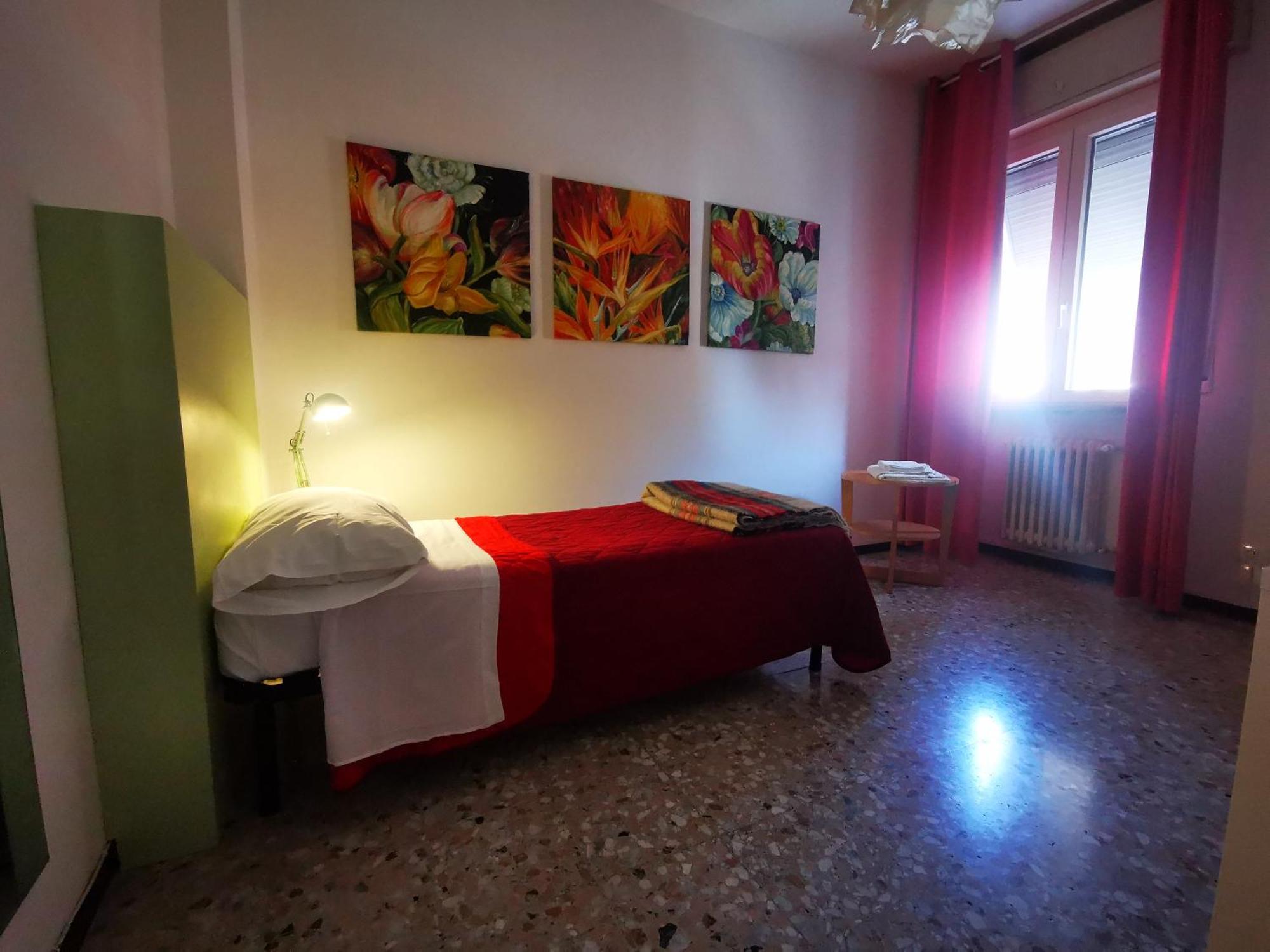 Affittacamere Room Ospedale Maggiore Парма Экстерьер фото